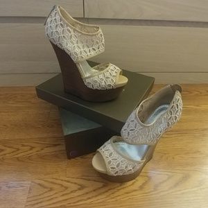 💁✨👠Bebe Platform Wedge Heels💁✨👠